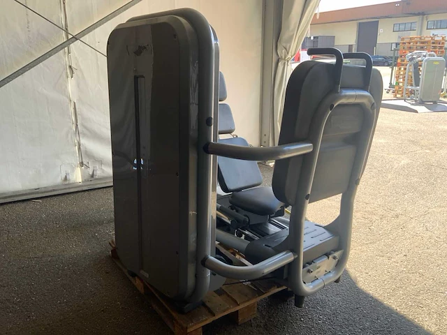 Technogym element legpress krachtstation - afbeelding 7 van  7