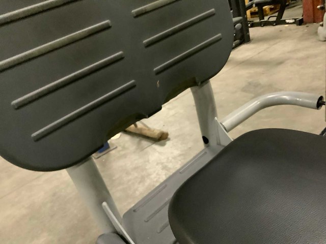 Technogym element legpress krachtstation - afbeelding 4 van  6