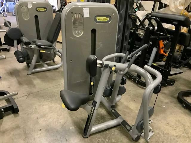 Technogym element low row krachtstation - afbeelding 1 van  5