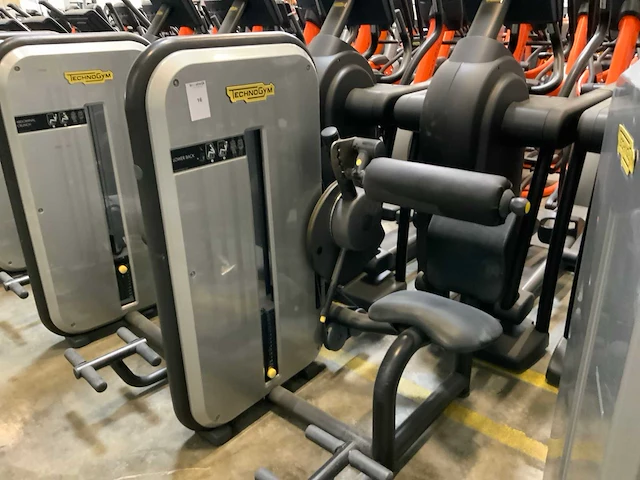 Technogym element lowerback krachtstation - afbeelding 1 van  5