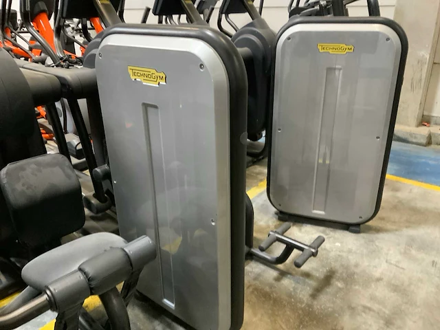 Technogym element lowerback krachtstation - afbeelding 5 van  5