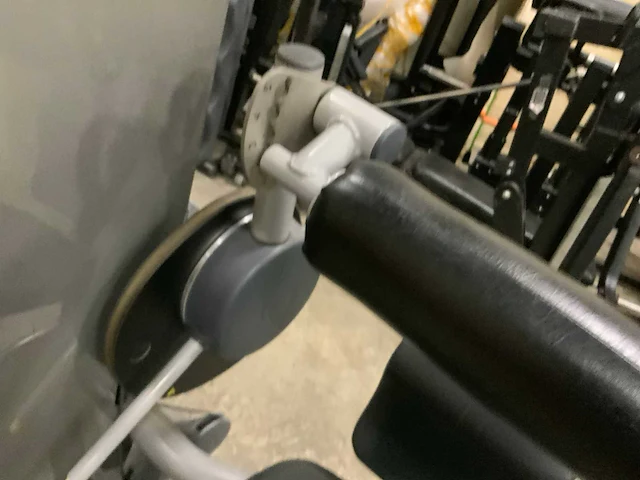 Technogym element lowerback krachtstation - afbeelding 4 van  5