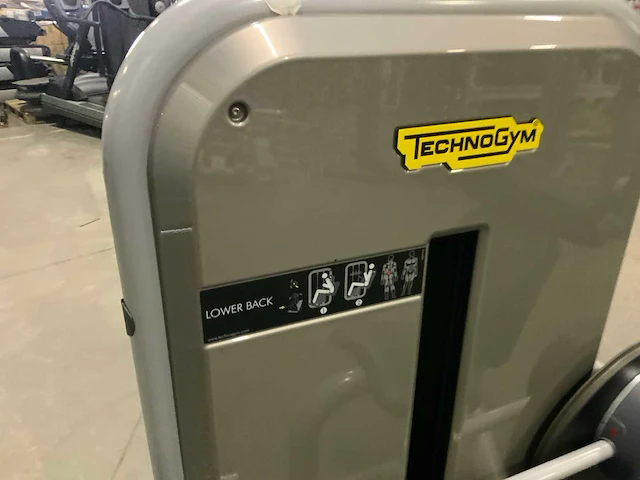 Technogym element lowerback krachtstation - afbeelding 2 van  6
