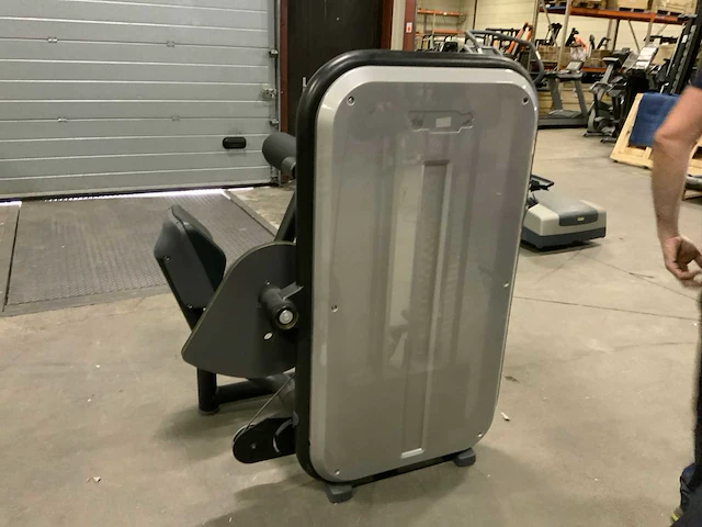 Technogym element lowerback krachtstation - afbeelding 5 van  6