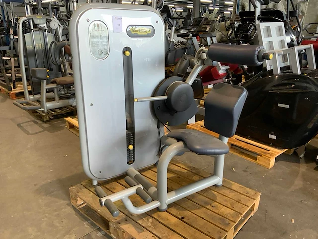 Technogym element lowerback krachtstation - afbeelding 1 van  6