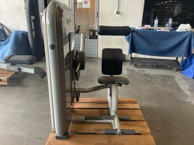 Technogym element lowerback krachtstation - afbeelding 1 van  8