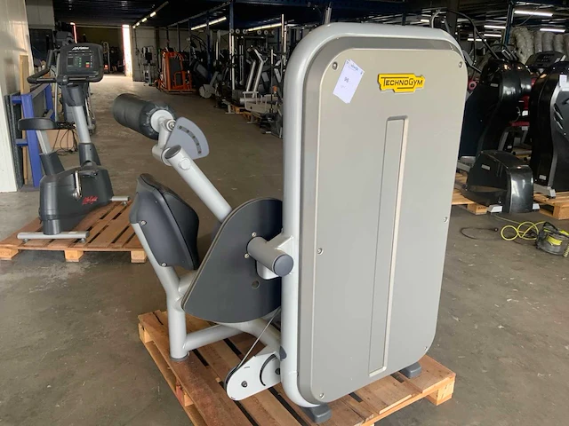 Technogym element lowerback krachtstation - afbeelding 8 van  8