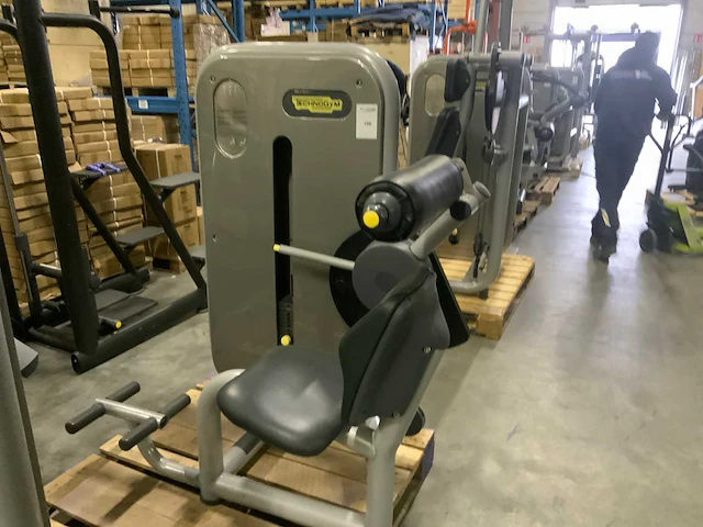 Technogym element lowerback krachtstation - afbeelding 1 van  5