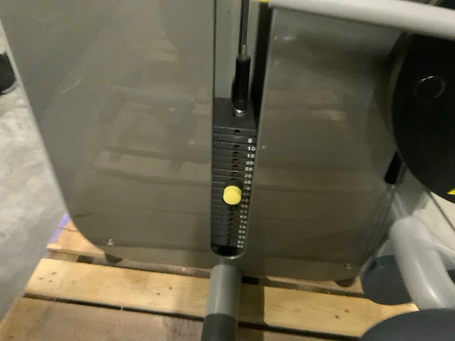 Technogym element lowerback krachtstation - afbeelding 3 van  5