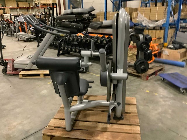 Technogym element lowerback krachtstation - afbeelding 5 van  7