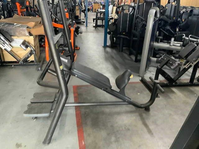 Technogym element olympic incline press krachtstation - afbeelding 2 van  5