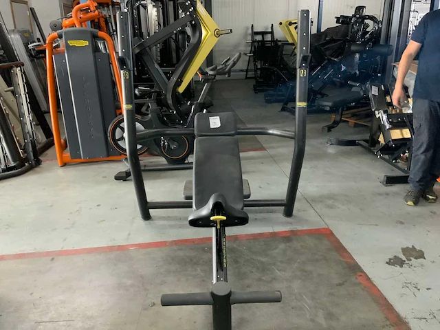 Technogym element olympic incline press krachtstation - afbeelding 3 van  5