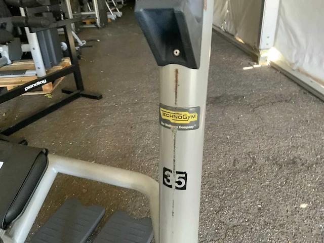 Technogym element olympic incline press krachtstation - afbeelding 3 van  6