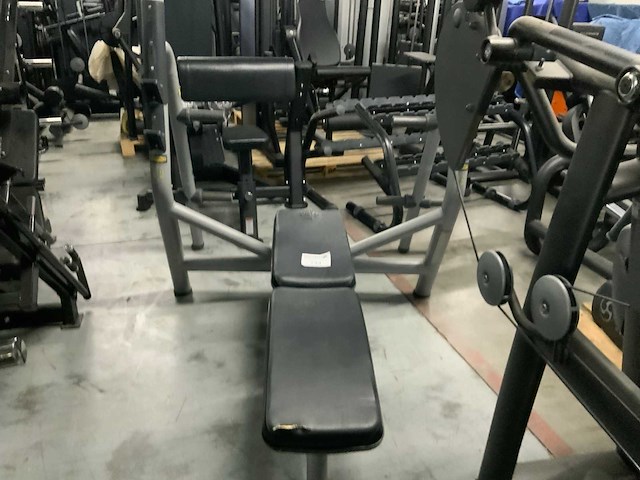 Technogym element olympisch bank krachtstation - afbeelding 1 van  5