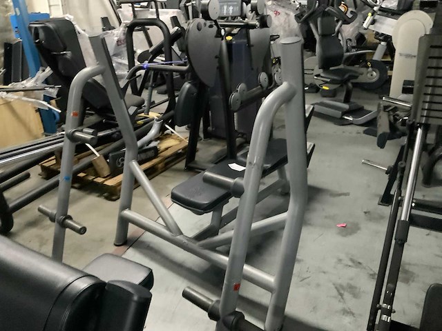 Technogym element olympisch bank krachtstation - afbeelding 5 van  5