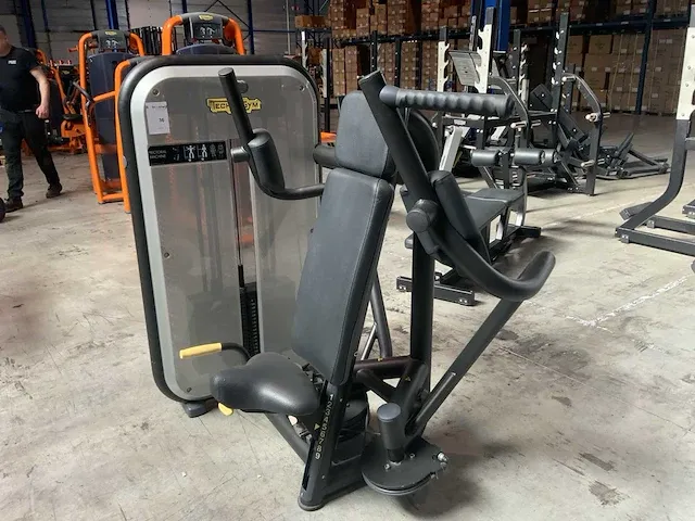 Technogym element pectoral machine krachtstation - afbeelding 1 van  5