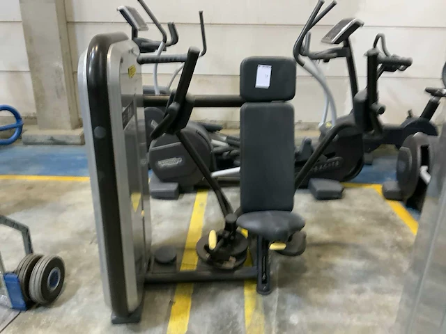 Technogym element pectorale krachtstation - afbeelding 1 van  7
