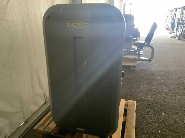 Technogym element pectorale machine krachtstation - afbeelding 7 van  7
