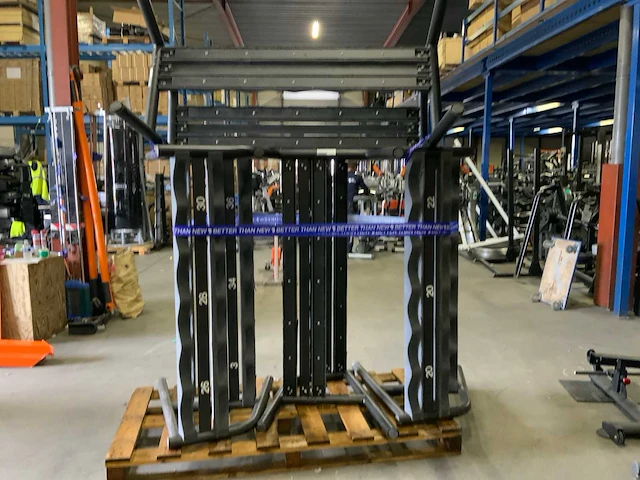 Technogym element rek 4x krachtstation - afbeelding 1 van  6