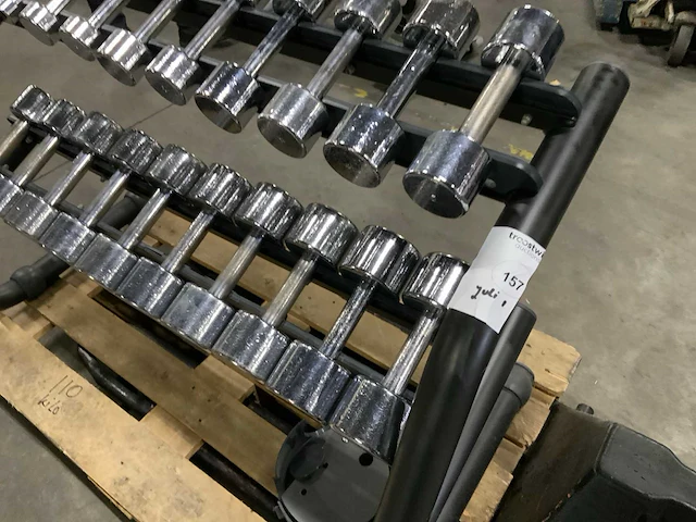 Technogym element rek met dumbbells 1t/m10kg krachtstation - afbeelding 2 van  5