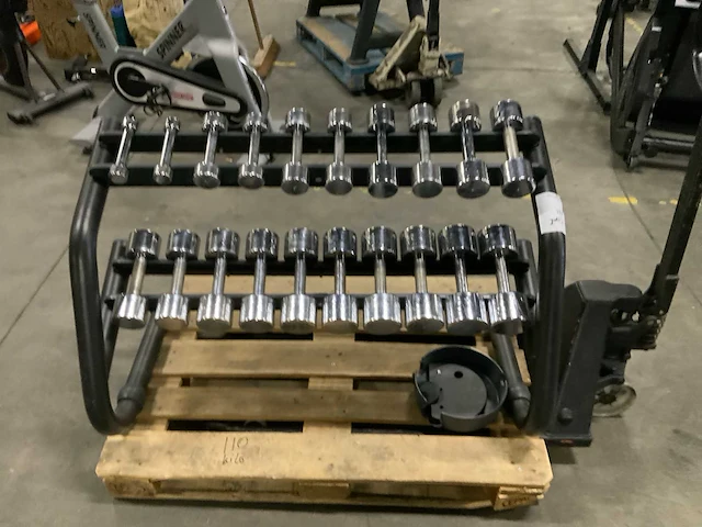 Technogym element rek met dumbbells 1t/m10kg krachtstation - afbeelding 5 van  5