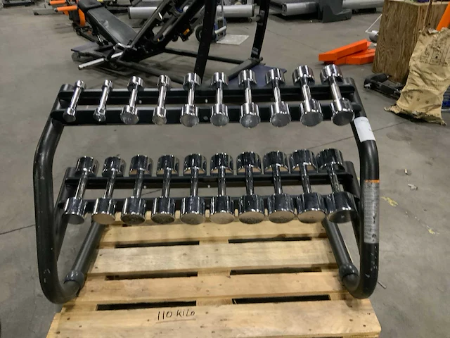 Technogym element rek met dumbbells 1t/m10kg krachtstation - afbeelding 1 van  5