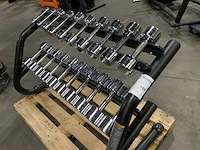 Technogym element rek met dumbbells 1t/m10kg krachtstation - afbeelding 4 van  5