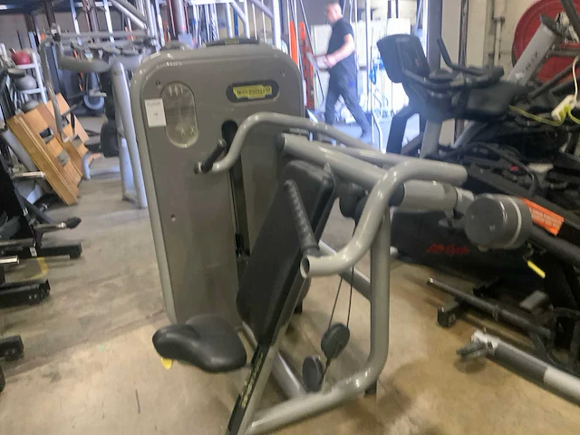 Technogym element shoulder press krachtstation - afbeelding 1 van  4