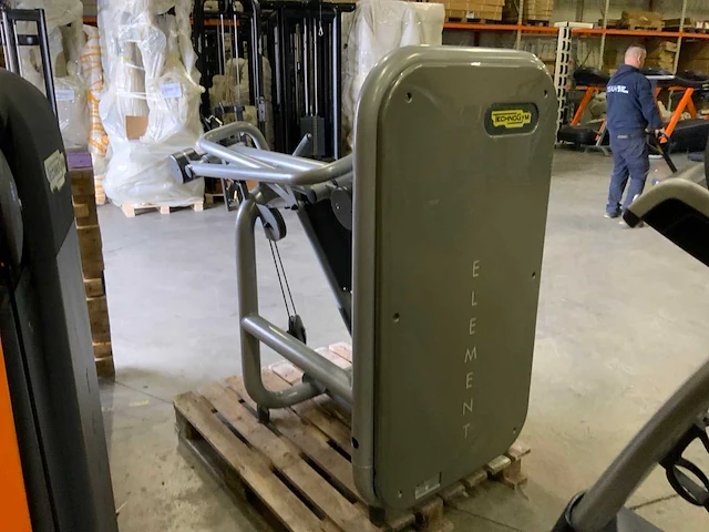 Technogym element shoulder press krachtstation - afbeelding 6 van  6