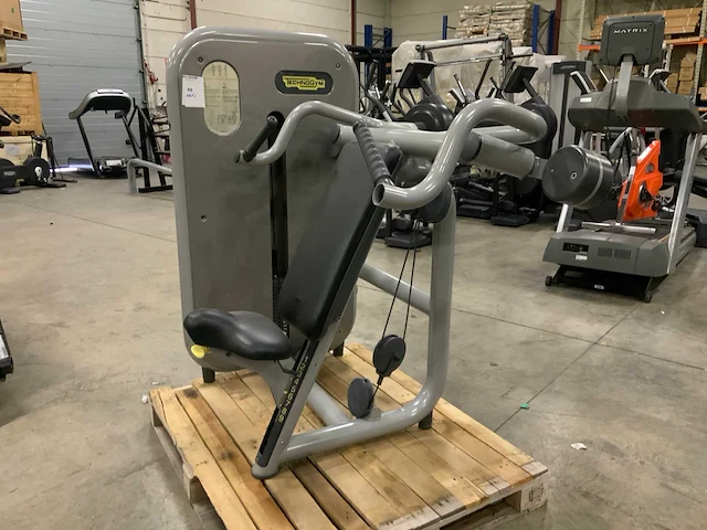 Technogym element shoulder press krachtstation - afbeelding 1 van  6