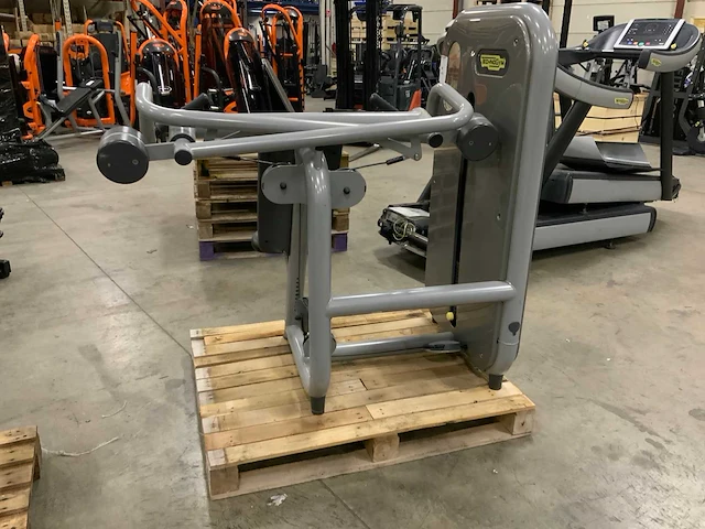 Technogym element shoulder press krachtstation - afbeelding 4 van  6