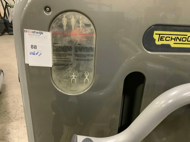 Technogym element shoulder press krachtstation - afbeelding 5 van  6