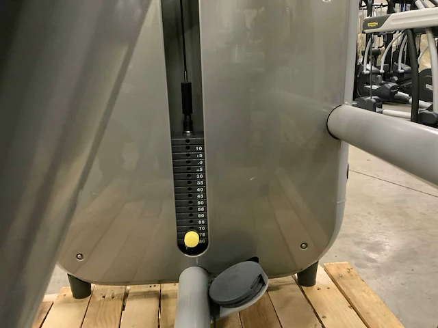 Technogym element shoulder press krachtstation - afbeelding 6 van  6