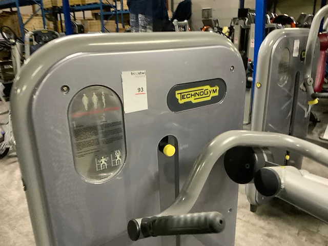 Technogym element shoulderpress krachtstation - afbeelding 2 van  5