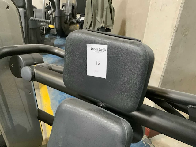 Technogym element shoulderpress krachtstation - afbeelding 2 van  5