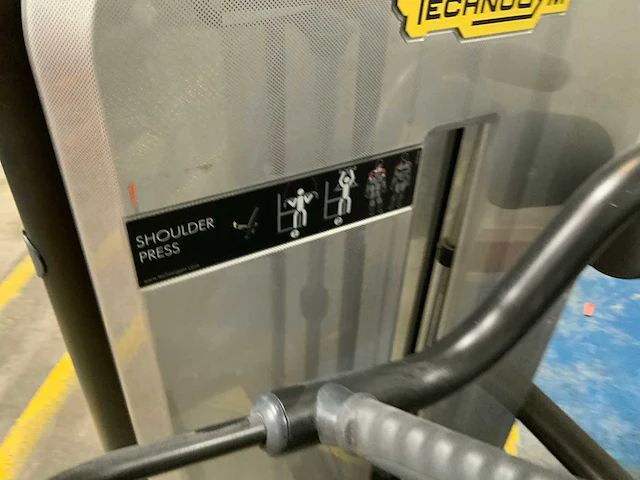 Technogym element shoulderpress krachtstation - afbeelding 3 van  5