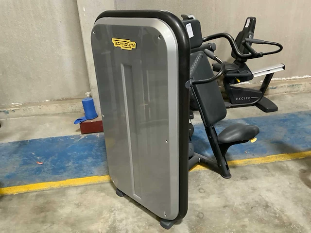 Technogym element shoulderpress krachtstation - afbeelding 5 van  5