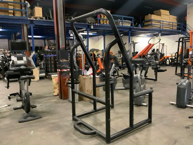 Technogym element squat rek krachtstation - afbeelding 5 van  5