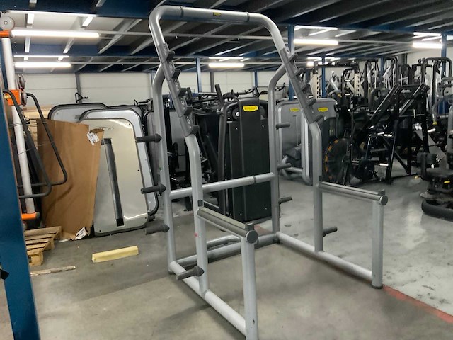 Technogym element squat rek krachtstation - afbeelding 5 van  5