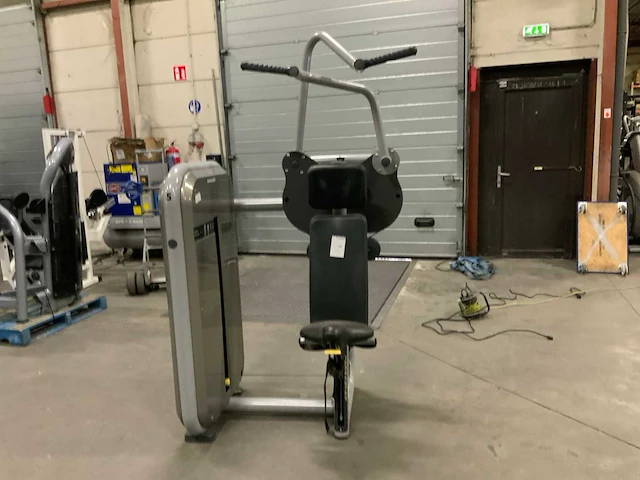 Technogym element vertical traction krachtstation - afbeelding 2 van  6
