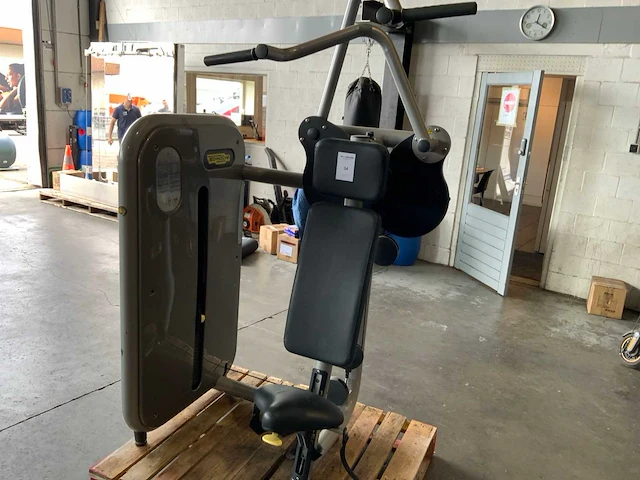 Technogym element vertical traction krachtstation - afbeelding 1 van  5