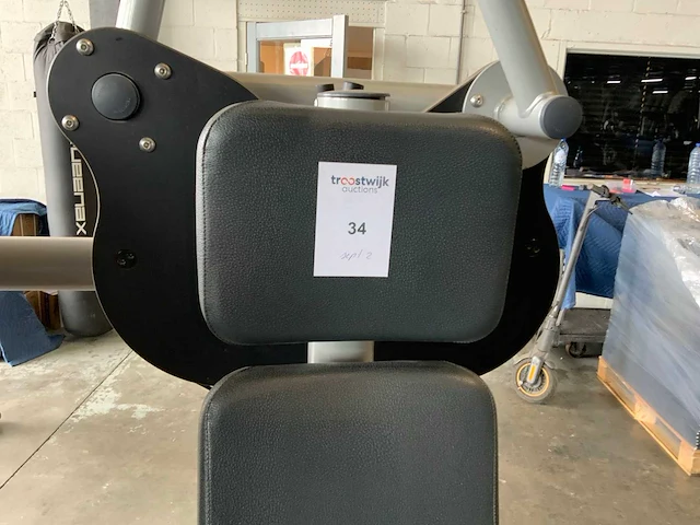 Technogym element vertical traction krachtstation - afbeelding 2 van  5