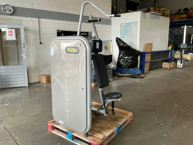 Technogym element vertical traction krachtstation - afbeelding 5 van  5