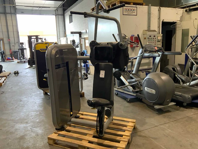 Technogym element vertical traction krachtstation - afbeelding 1 van  5