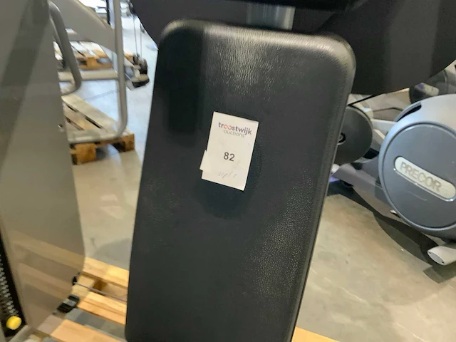 Technogym element vertical traction krachtstation - afbeelding 2 van  5