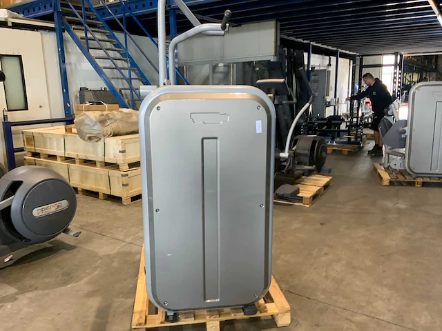Technogym element vertical traction krachtstation - afbeelding 5 van  5