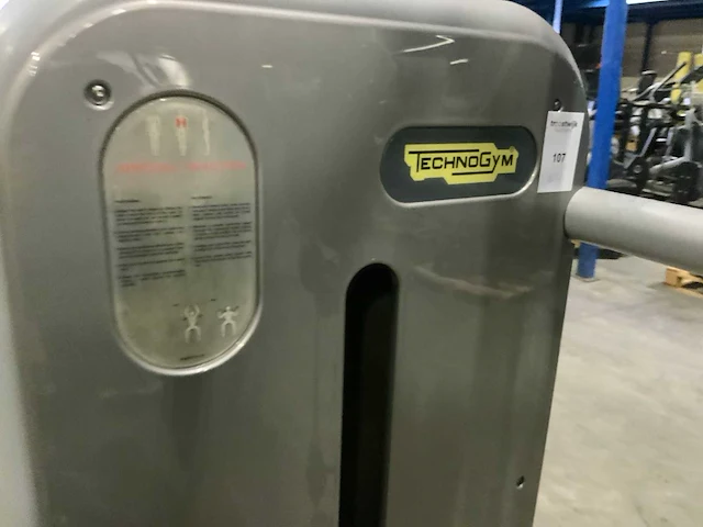Technogym element vertical traction krachtstation - afbeelding 2 van  5