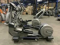 Technogym excite 700 led synchro crosstrainer - afbeelding 1 van  5