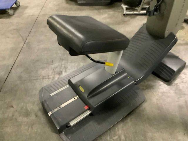 Technogym excite 700 led top crosstrainer - afbeelding 5 van  5