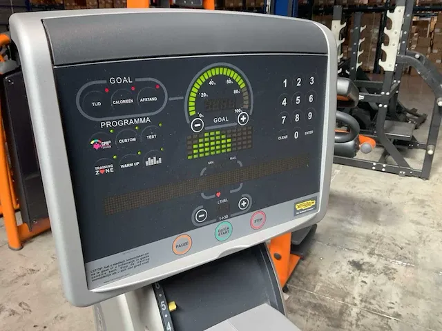 Technogym excite 700 top crosstrainer - afbeelding 2 van  4